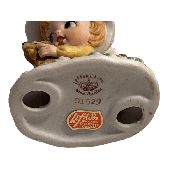 Lefton Hand Painted Porcelain Figurine - Picture 5 of 5